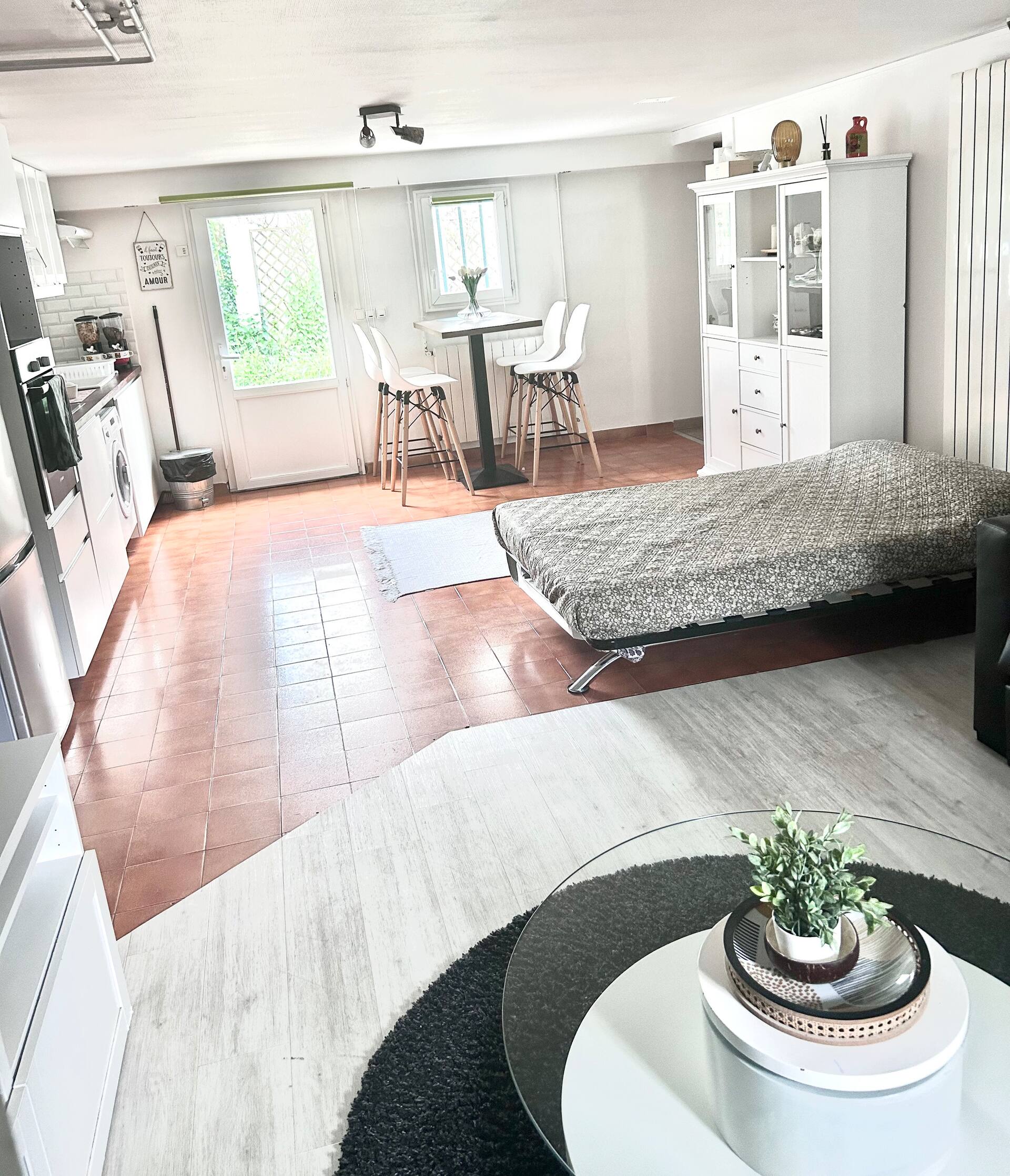 Spacious accommodation, garden, 10 min CDG/Asterix/Paris