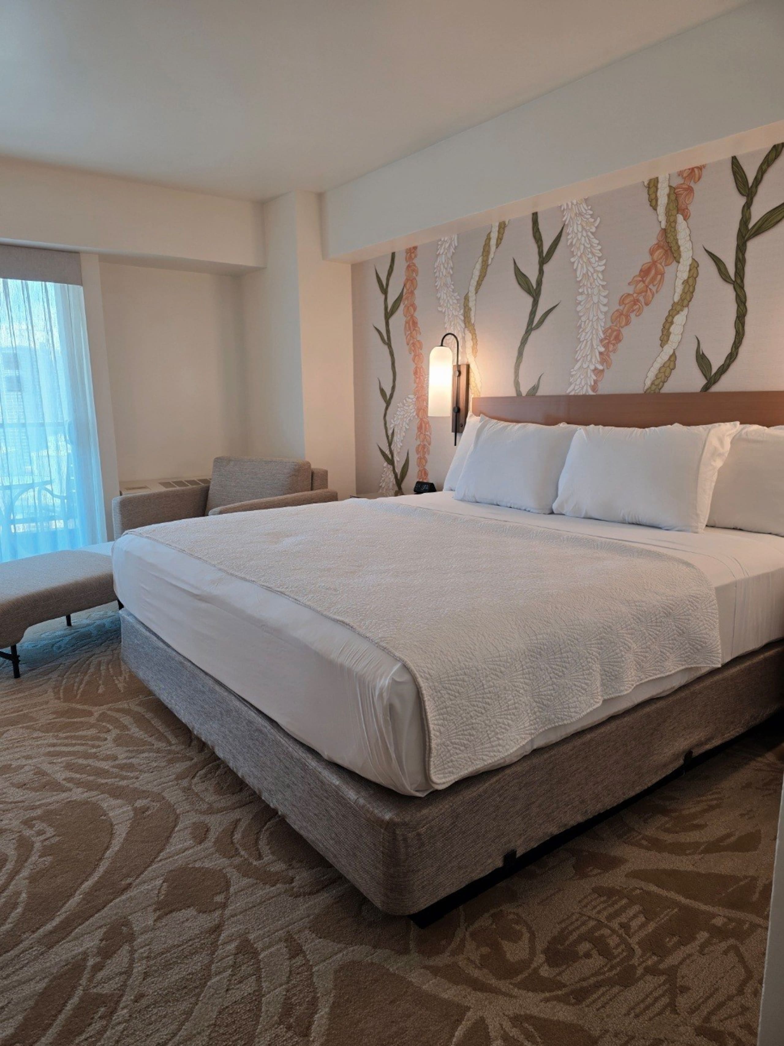 Condo in Honolulu · ★4.93 · 1 bedroom · 2 beds · 1 private bath - Image 14