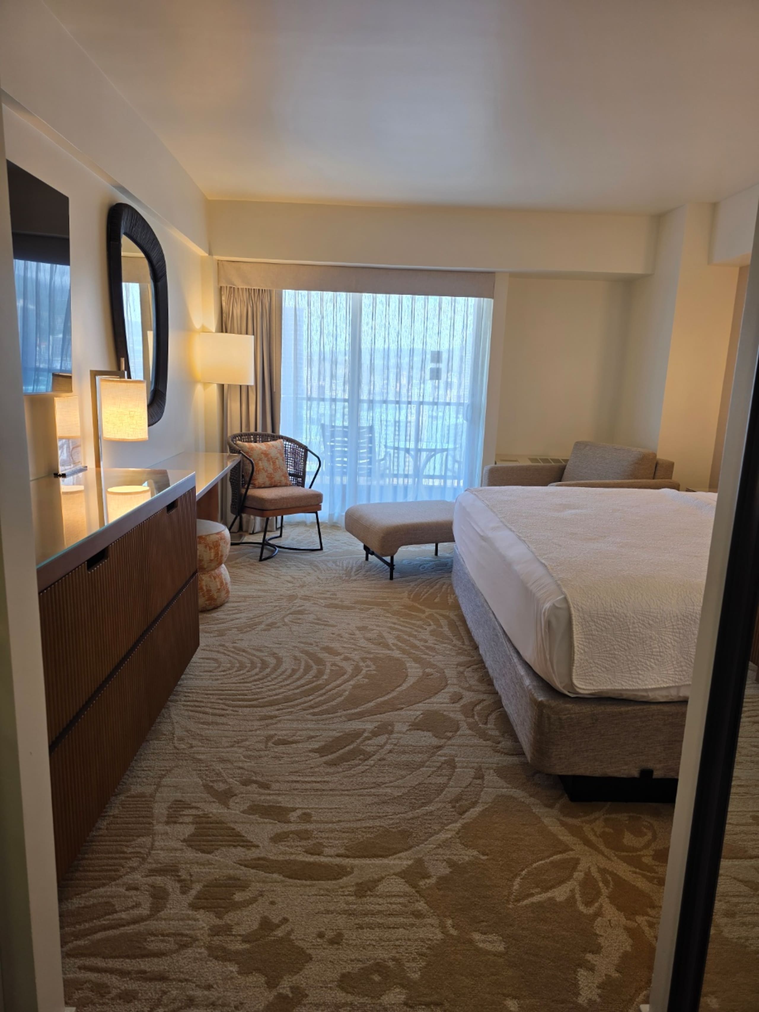 Condo in Honolulu · ★4.93 · 1 bedroom · 2 beds · 1 private bath - Image 18