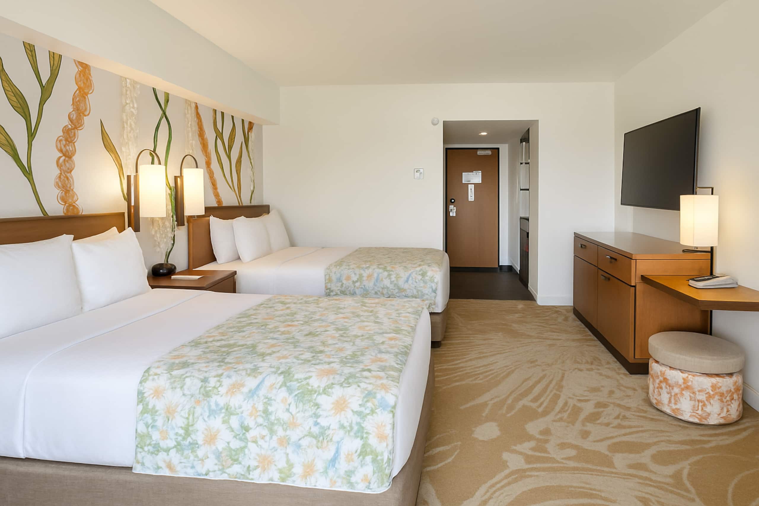 Condo in Honolulu · ★4.89 · 1 bedroom · 2 beds · 1 private bath - Image 14