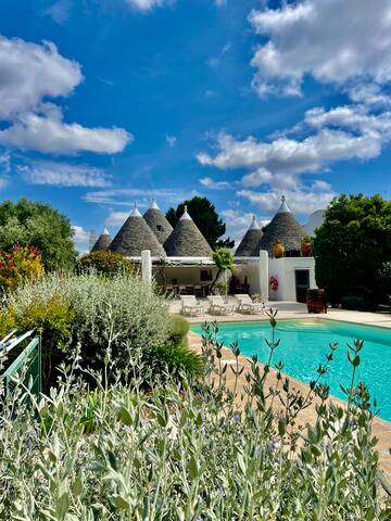 5 bedrooms luxury Trulli with pool-Trulli Fantese4