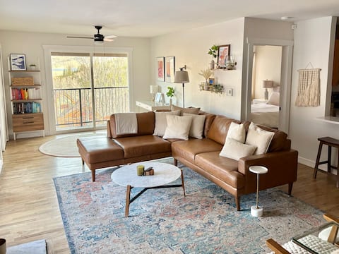 Popular Airbnb listing: 2BR/2BA Condo - Top Ski Resorts, Dillon Reservoir in Silverthorne