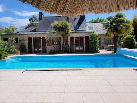 Maisons de Familles Beautiful beachfront home with