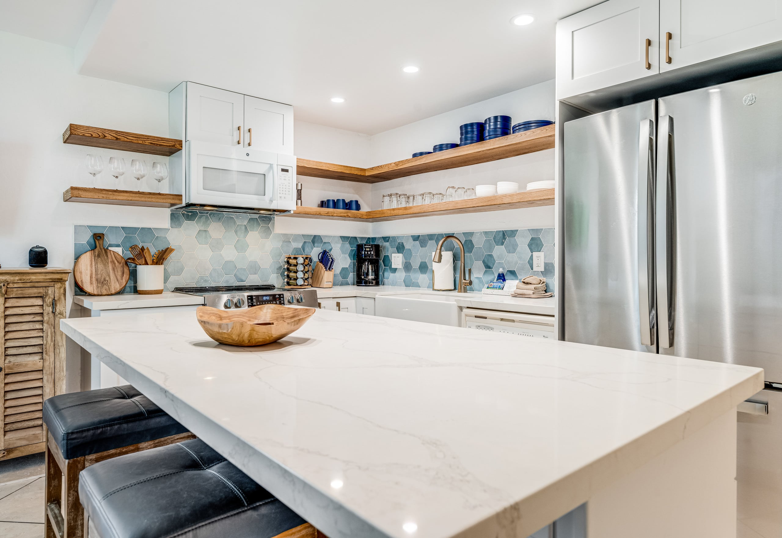 Condo in Kihei · ★5.0 · 1 bedroom · 2 beds · 1.5 baths - Image 3