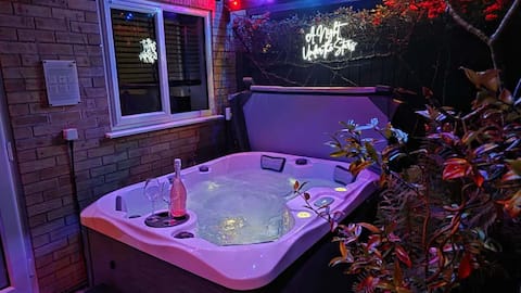 Luxury Hot Tub House | NEC | Parking | BHX Airport