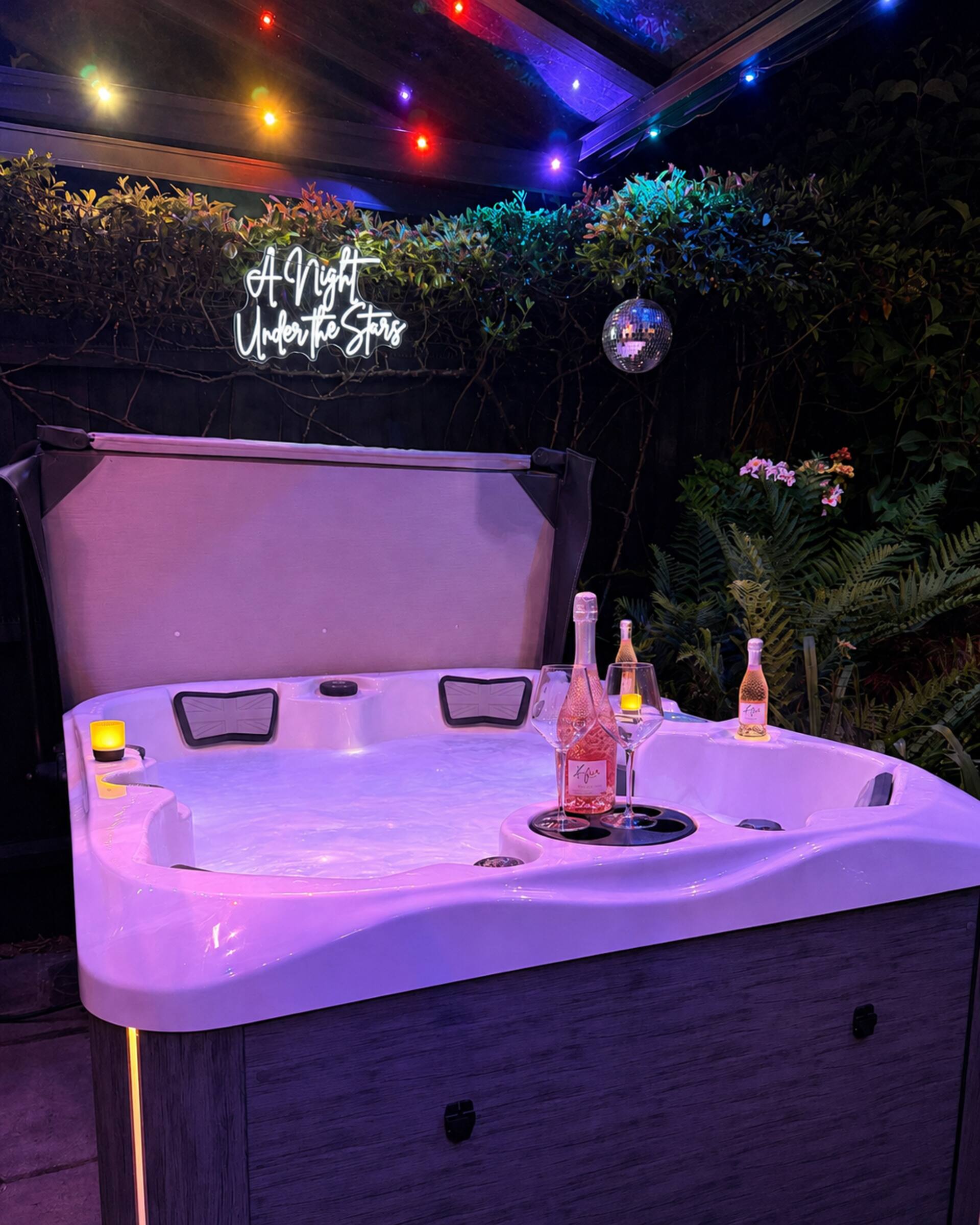 Hot Tub Retreat | NEC • CBS Arena • BHX Airport