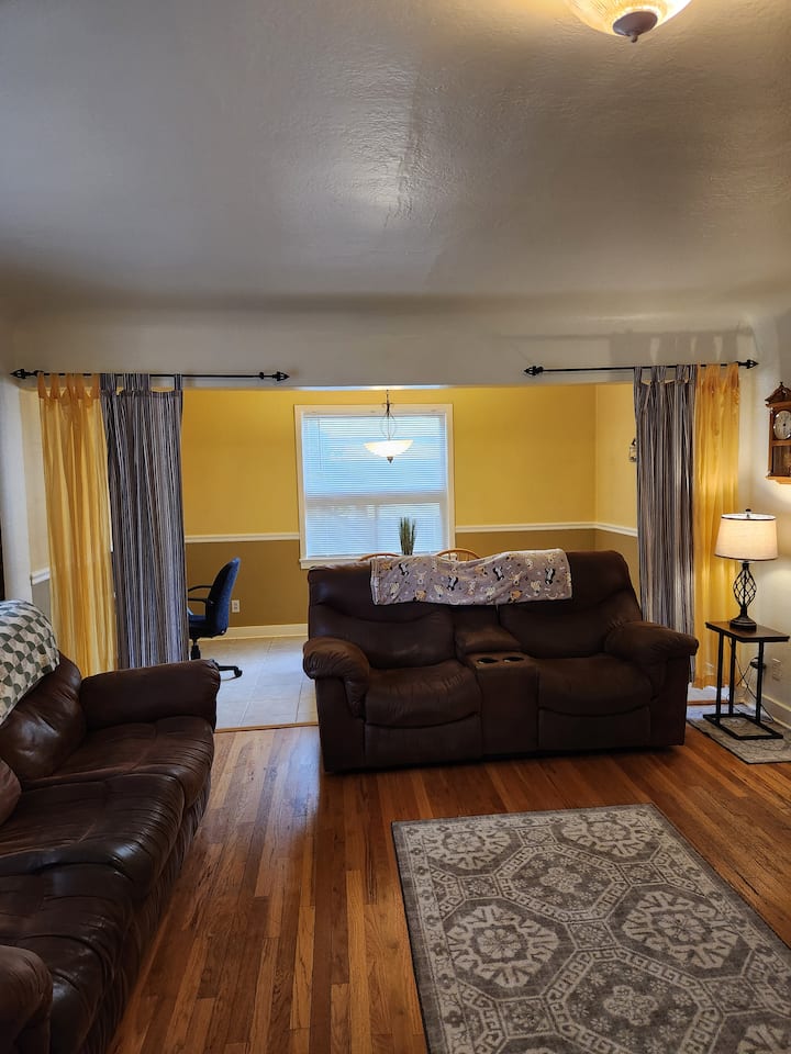Downtown 2-bedroom Home With Off-street Parking - Grand Junction, CO