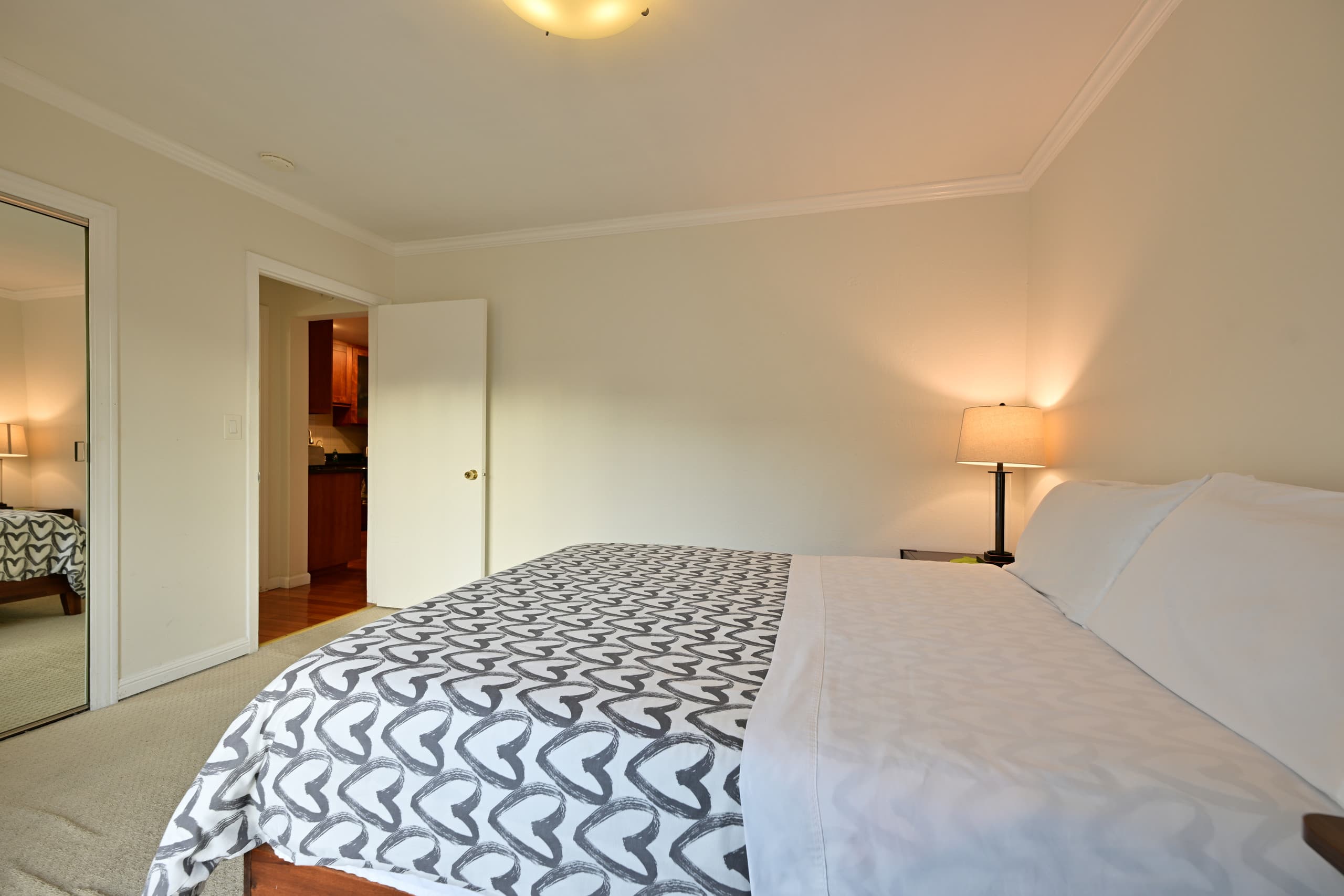 Home in San Francisco · ★4.73 · 2 bedrooms · 2 beds · 1 bath - Image 29