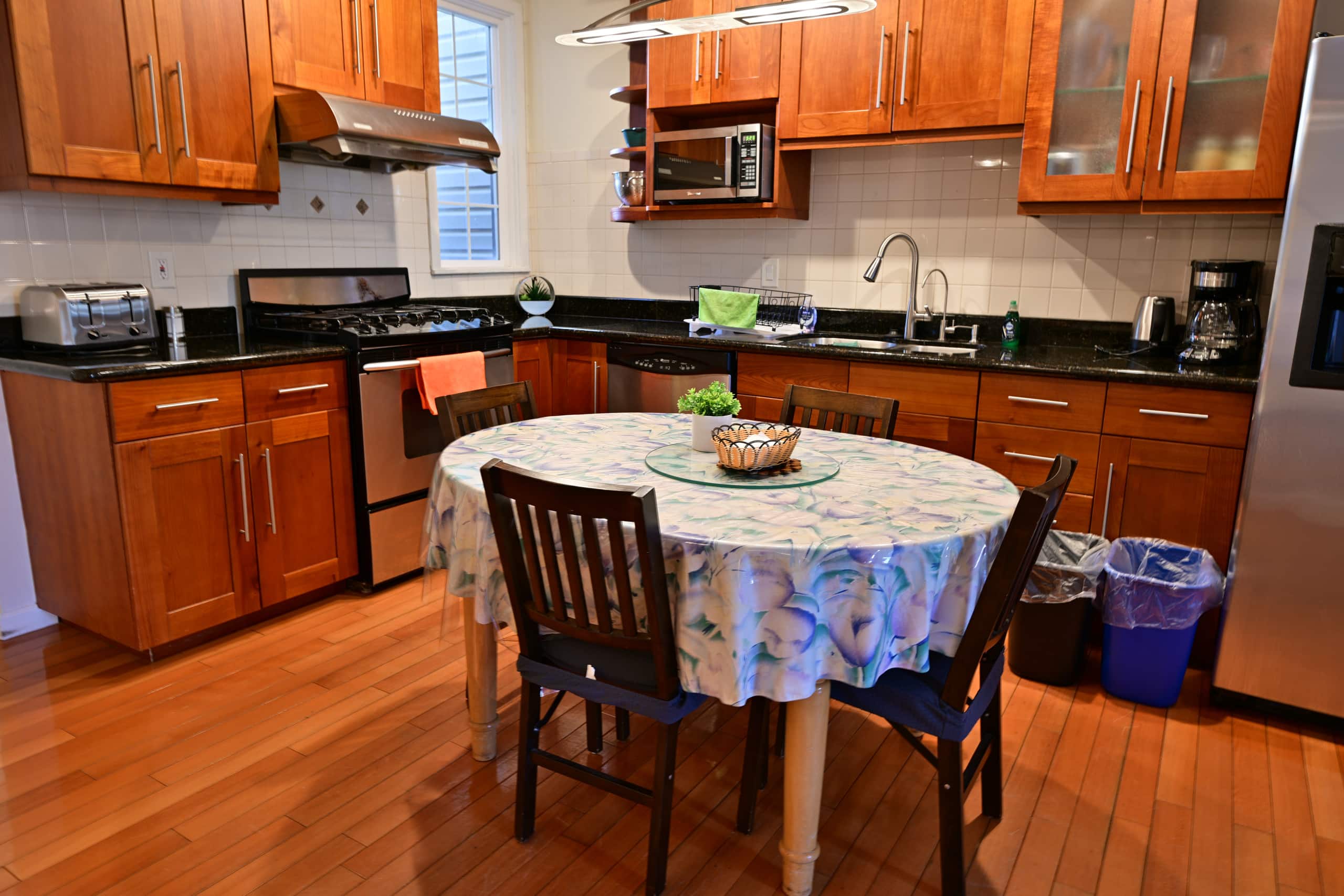 Home in San Francisco · ★4.73 · 2 bedrooms · 2 beds · 1 bath - Image 22