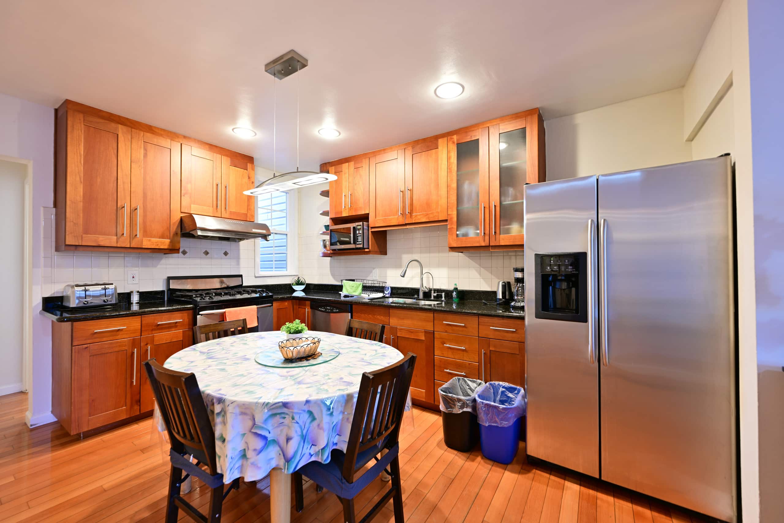 Home in San Francisco · ★4.73 · 2 bedrooms · 2 beds · 1 bath - Image 12