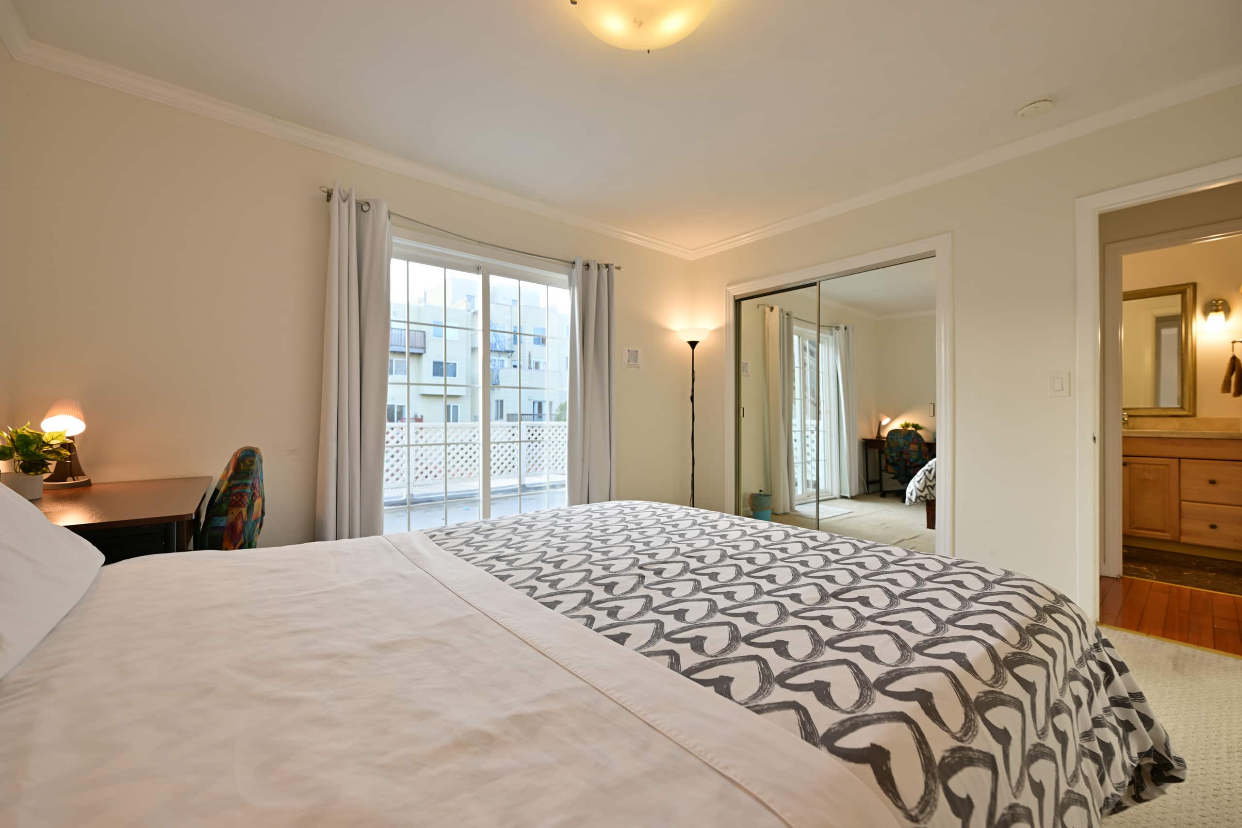 Home in San Francisco · ★4.73 · 2 bedrooms · 2 beds · 1 bath - Image 28
