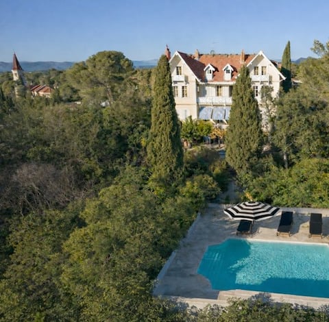 Domaine Raphael - 10 bedrooms, private park, swimming pool