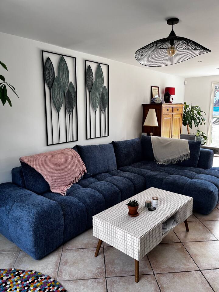 Villa Familiale Climatisée Avec Piscine Sécurisée - Nîmes
