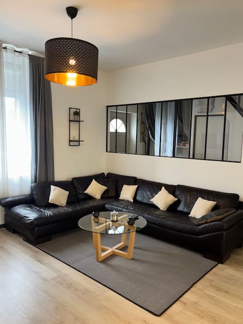 Top Airbnb: Nice house near city center with garden in Nord