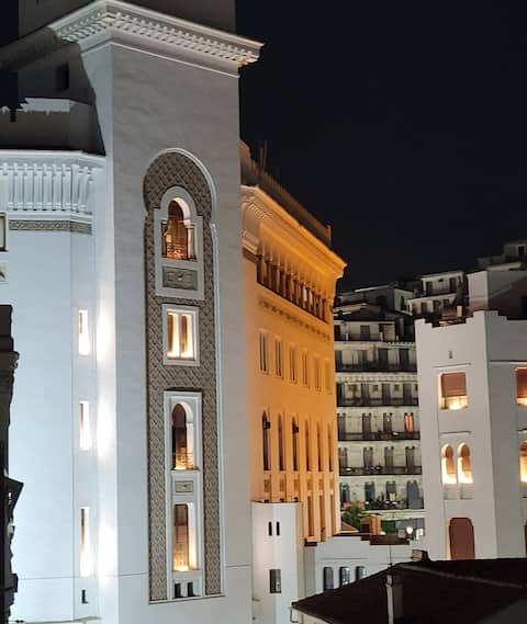 Welcome to Algiers center (the Grande Poste)