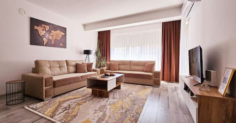 Cozy apartment - 2 bedrooms in the best city area.