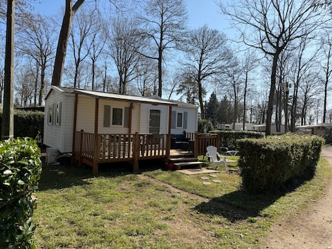 Air-conditioned 4-person mobile home CMP 3* Paris 45 Km away