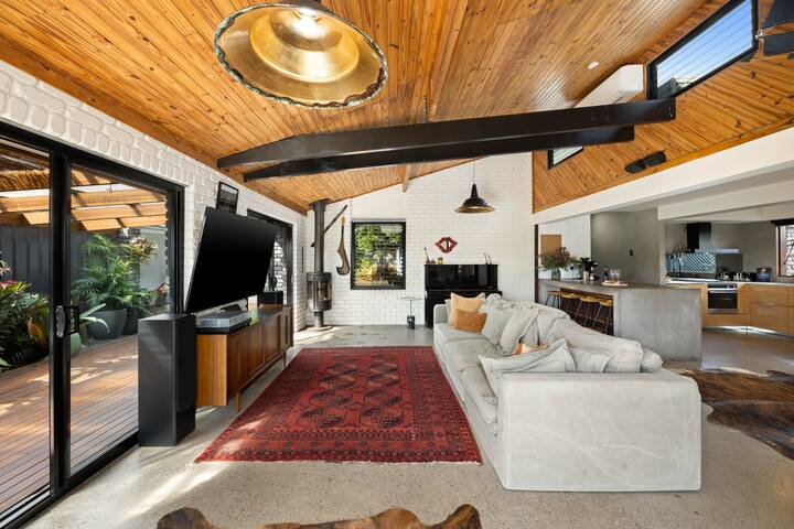 Buddina Beach House – 150m to Beach gallery image 3