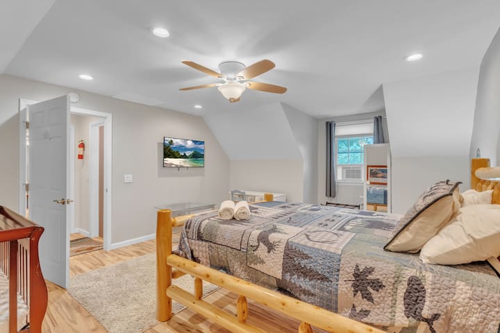 Custom Amish made queen bed, TV, AC, Crib, Desk and chair, for work space, on the 2nd floor