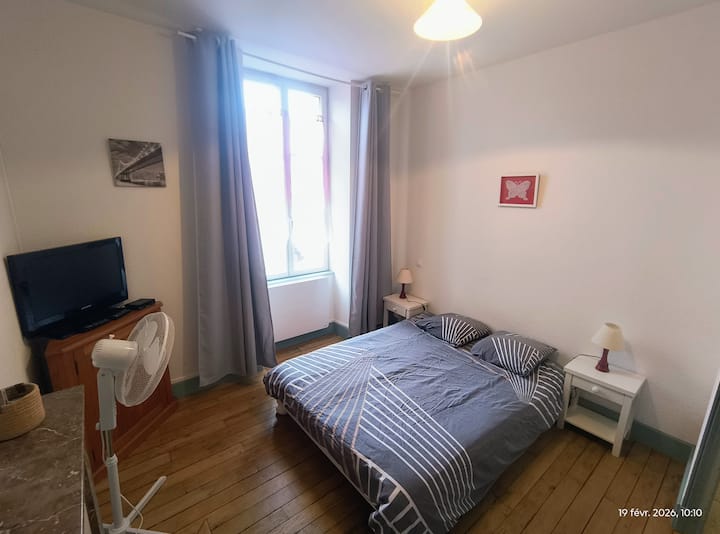 Appartement Dans Petite Résidence, Parking Gratuit - Guéret