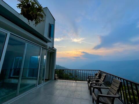 Mountain View House with Jacuzzi