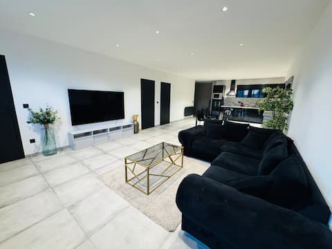 Spacious / SAUNA / Island Bathtub / CDG