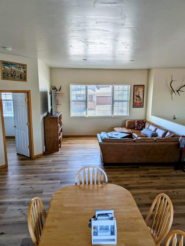Luminous Master Suite W/ Private Luxury Bathroom - Casper, WY