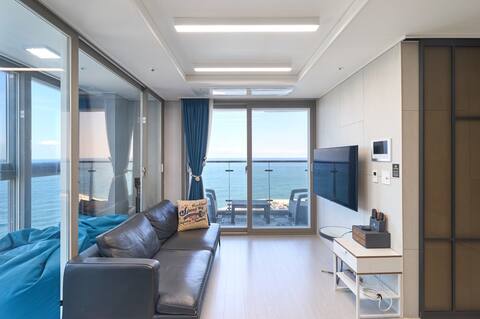 # 22nd floor ocean view heated pool in the room # A place where the accommodation itself is healing