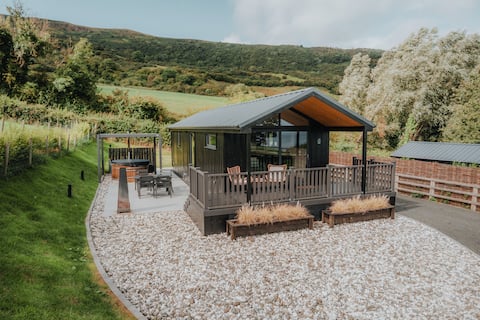 Briarfield Farm Stays - Uisce Cabin