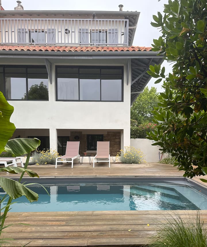 Villa + Maison D'amis, Piscine Chauffée, 4' Plages - Biarritz