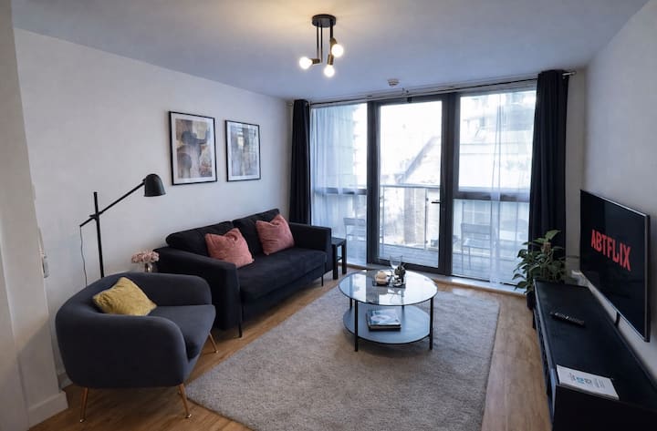 Beautiful, Quiet, City Centre Apartment - Salford