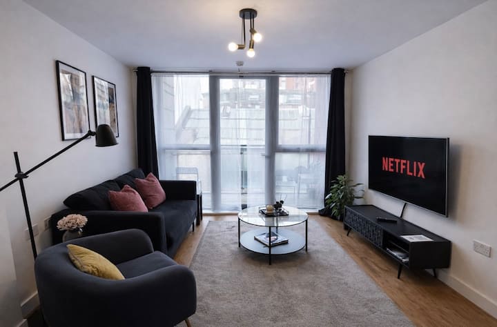 Beautiful, Quiet, City Centre Apartment - Salford