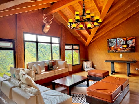 Cozy Baguio Cabin w/ fireplace & Mountain Views