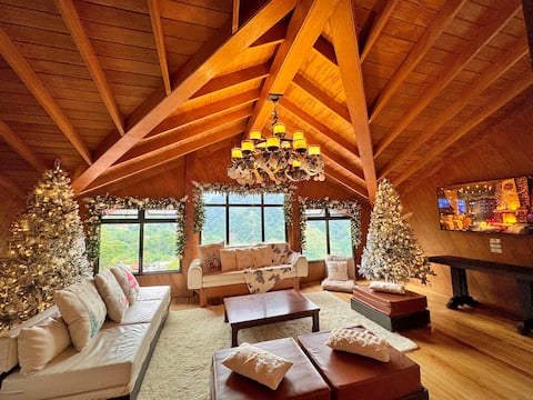 Cozy Baguio Cabin w/ fireplace & Mountain Views