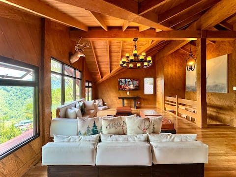 Cozy Baguio Cabin w/ fireplace & Mountain Views