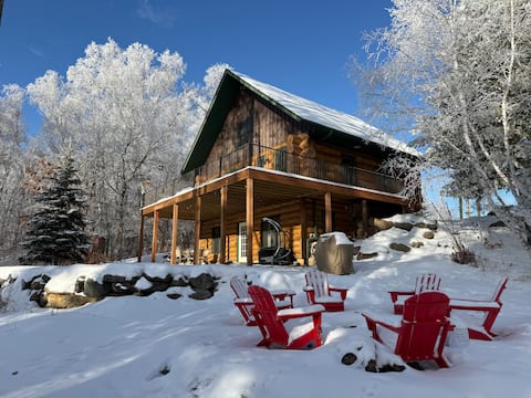 Luxury Lakefront Log Cabin on Lake Ojibway