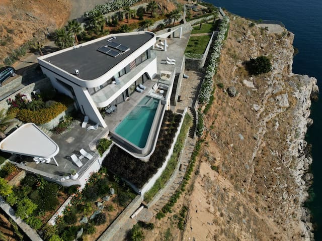 Meltemi Luxury Villa