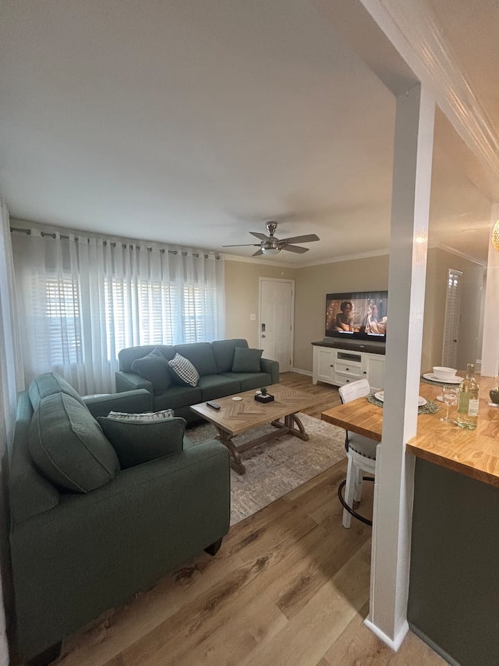 Cheerful 3 Bedroom House - Jacksonville, NC