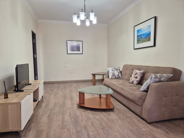 Modern 2-bedroom Apartment In The Heart Of Yerevan - Arménie