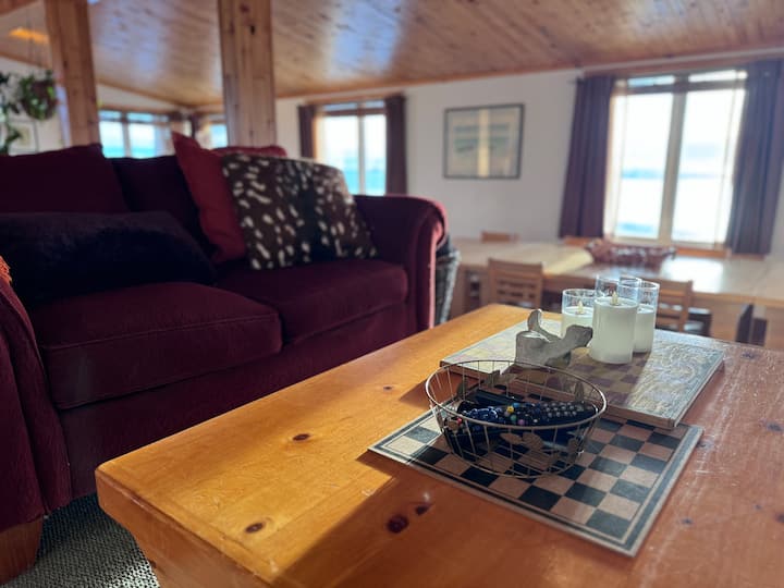 Stay By The Sea | Room 3 - Iqaluit