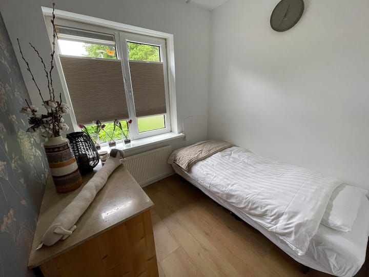 Schlafzimmer 2