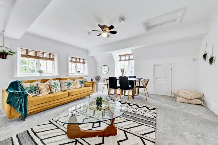 Exceptional historic retreat, Kensington & Chelsea gallery image 2