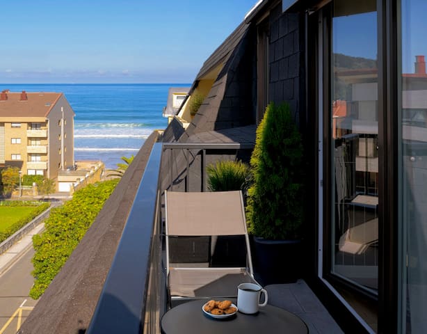 Loft style penthouse at the beach with 2 terraces