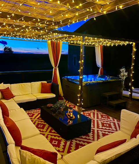 Quiet Tiny House in the countryside with hot tub