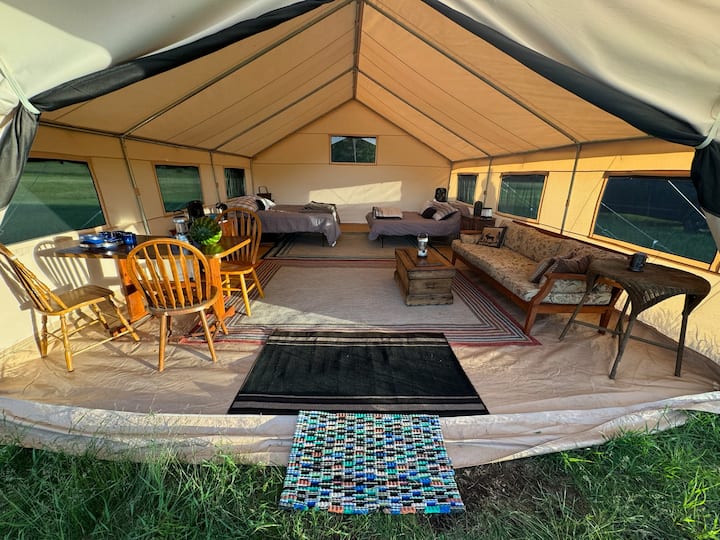 Adirondack Glamping On Private Lake & 300+ Acres - Lake Durant, NY