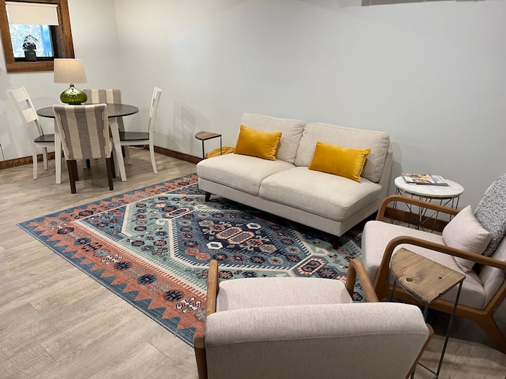 Cheerful & Cozy Lower Cabin In Cohousing Community - Bloomington, IN