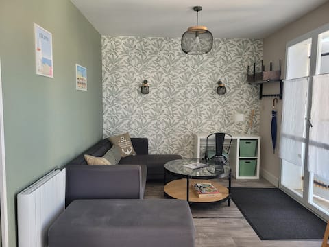 Annonce Airbnb populaire: Charming vacation home 2 steps from the sea à Saint Hilaire De Riez