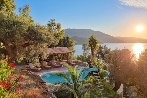 Villa Nautica Private waterfront villa pool spa