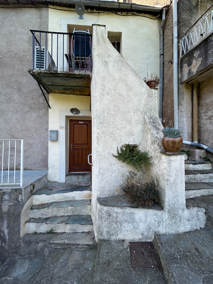 Maison Mitoyenne Vieux Village - Lucciana