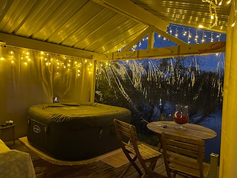 Cozy cottage on an island 40 min. to Paris